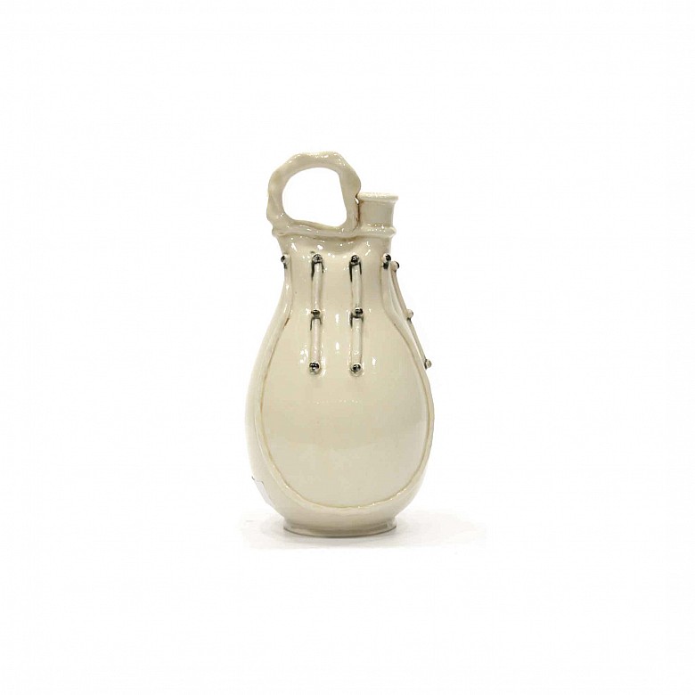 Chinese white-glazed pottery jar, Song Style.