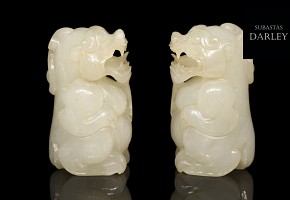 Pareja de osos de jade blanco, dinastía Han del este