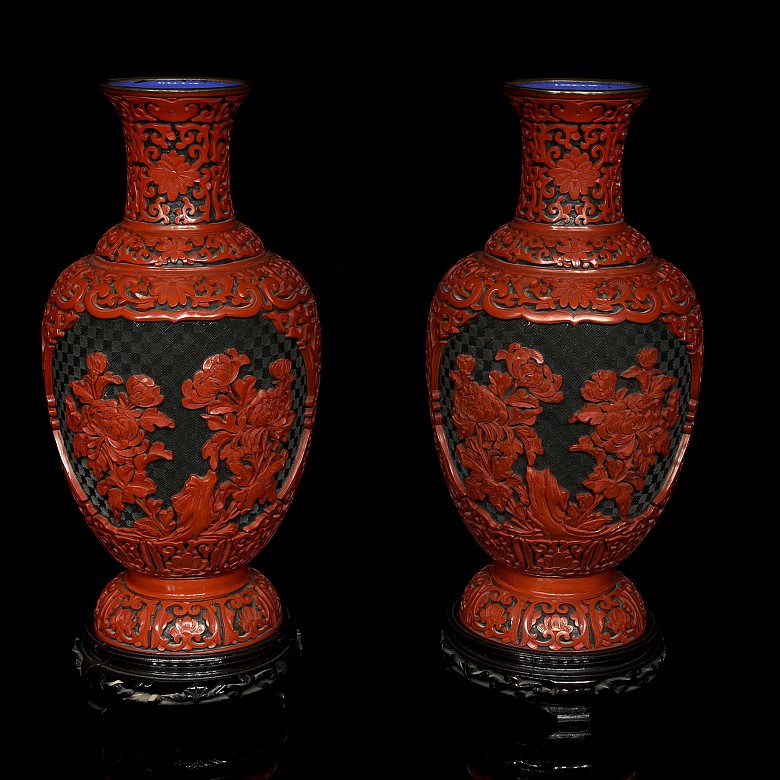 Two Chinese lacquer vases, 20th century