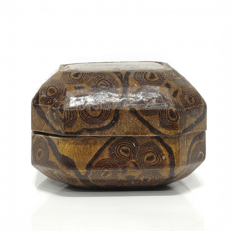 Pottery glazed box, Tang style