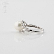 Bonito anillo con perla y diamantes - 2