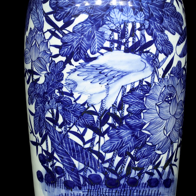 Chinese vase with celadon background, early 20th century