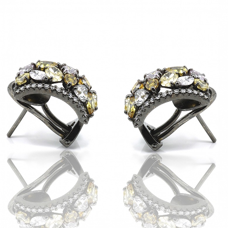 Earrings in 18k black gold and fancy diamonds