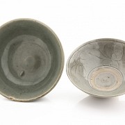 Dos cuencos de cerámica vidriada, estilo Song.