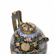 Enamelled bronze teapot, Qing dynasty (1644 - 1912)
