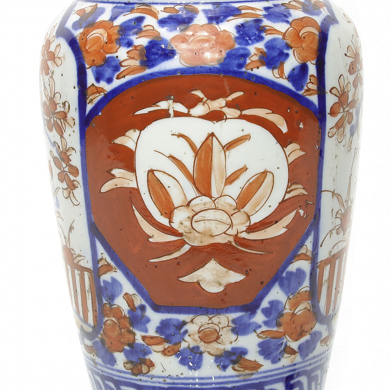 Japanese porcelain vase, with lamp, 20th century - 1