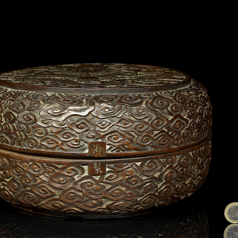 Caja de madera tallada chenxiangmu 