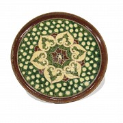 Plato de cerámica esmaltada, China, dinastía Tang