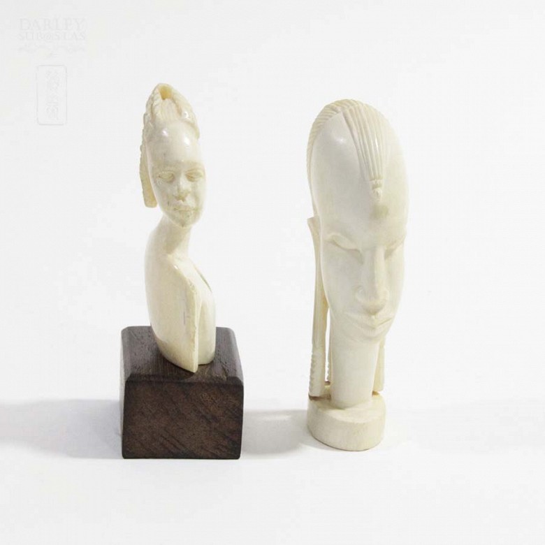 Two figures of African ivory - 3