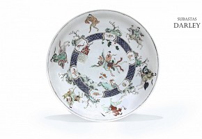 Gran plato de porcelana esmaltada, dinastía Qing.