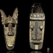 Dos máscaras africanas de madera tallada s.XX