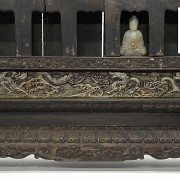 Buddhist altar of carved wood, with jade Buddhas, Qing dynasty. - 6