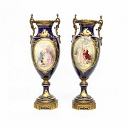 Important pair of porcelain and bronze vases, Sévres, s.XIX.