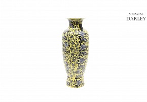 Large chinese porcelain vase, famille yellow with blue and white peonies, 20th century