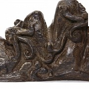 Carved wooden figure 'dragons', Qing dynasty