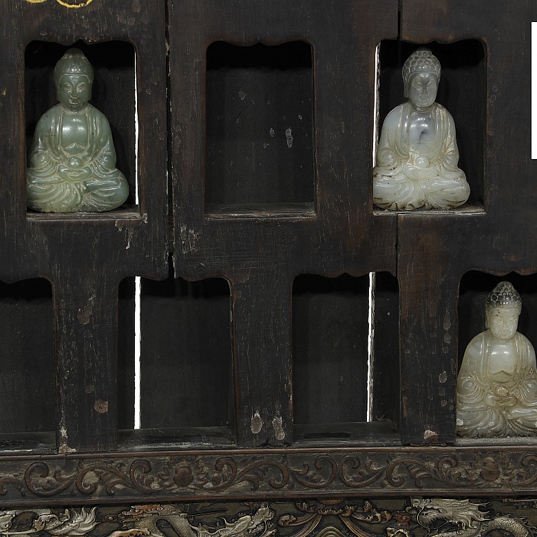 Buddhist altar of carved wood, with jade Buddhas, Qing dynasty. - 4