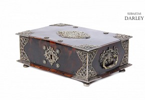 Caja de betel de plata y carey, Antiguas indias orientales holandesas, s.XIX