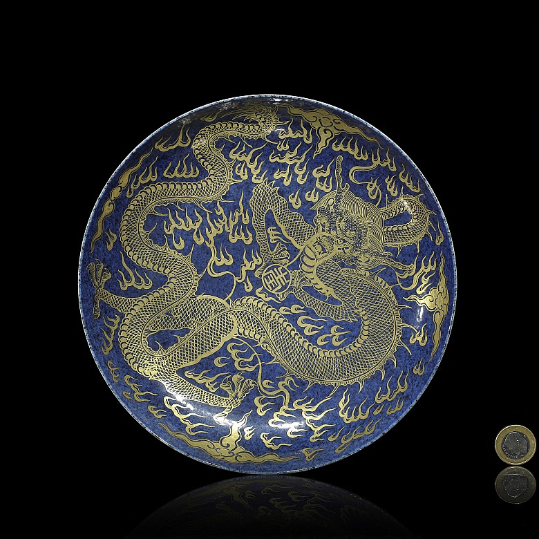 Porcelain dish with blue background, 20th century - 5