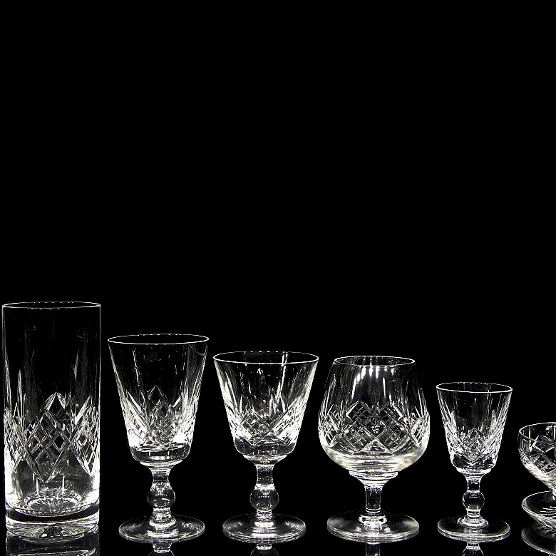 Cut glassware, Stuart England, 20th century
