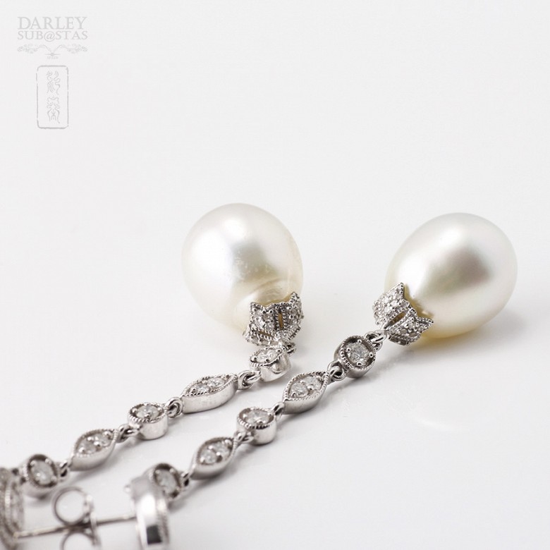 Pendientes largos perlas australianas y diamantes en oro blanco - 2