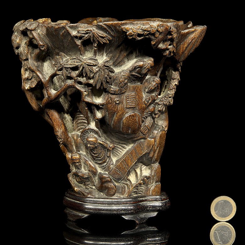 Chenxiangmu wooden libation cup, Qing dynasty.