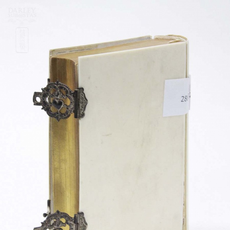 Ivory Missal, meds.s.XIX. - 7