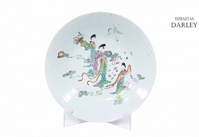 Large plate with white background, pink family, 19th century