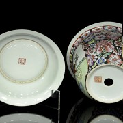 Porcelain flowerpot and dish, 20th century - 4