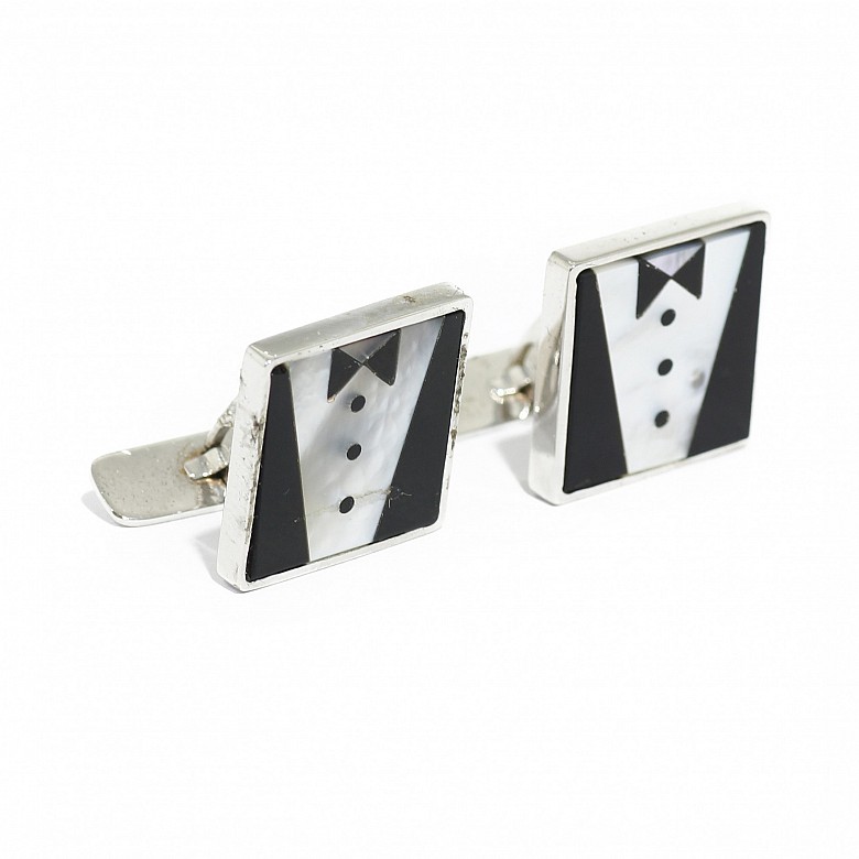 Cufflinks in 18k white gold with onyx and mother of pearl