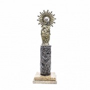 Virgen del pilar de metal sobre peana de mármol, s.XIX