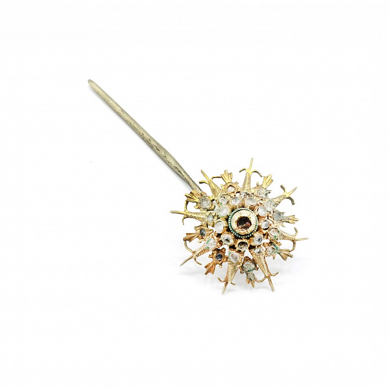 Brass needle with Matara or zircon diamonds.