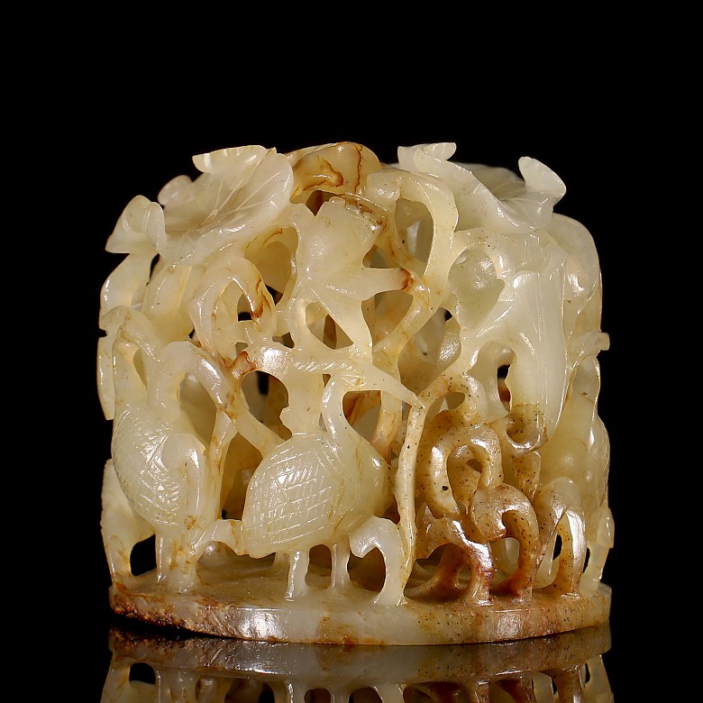 Tapa de incensario jade blanco con patina, Dinastía Ming
