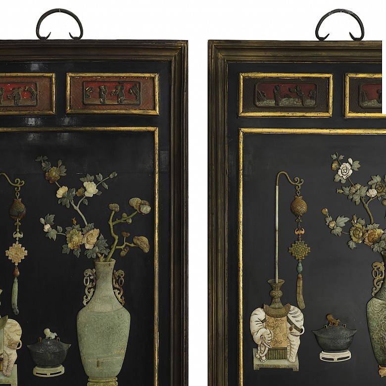Pair of lacquered wood panels with jade, Qing dynasty.