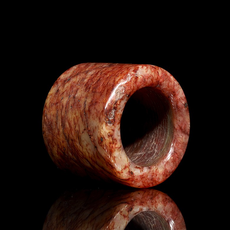 Bonito anillo arquero de jade con tonos rojizos - 4