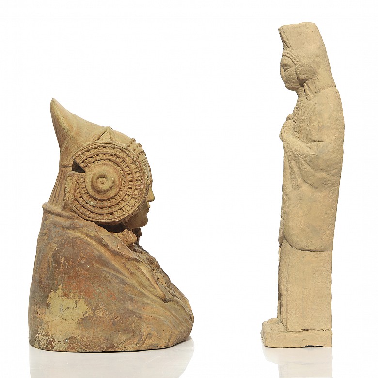 Two Iberian-style decorative figures - 1