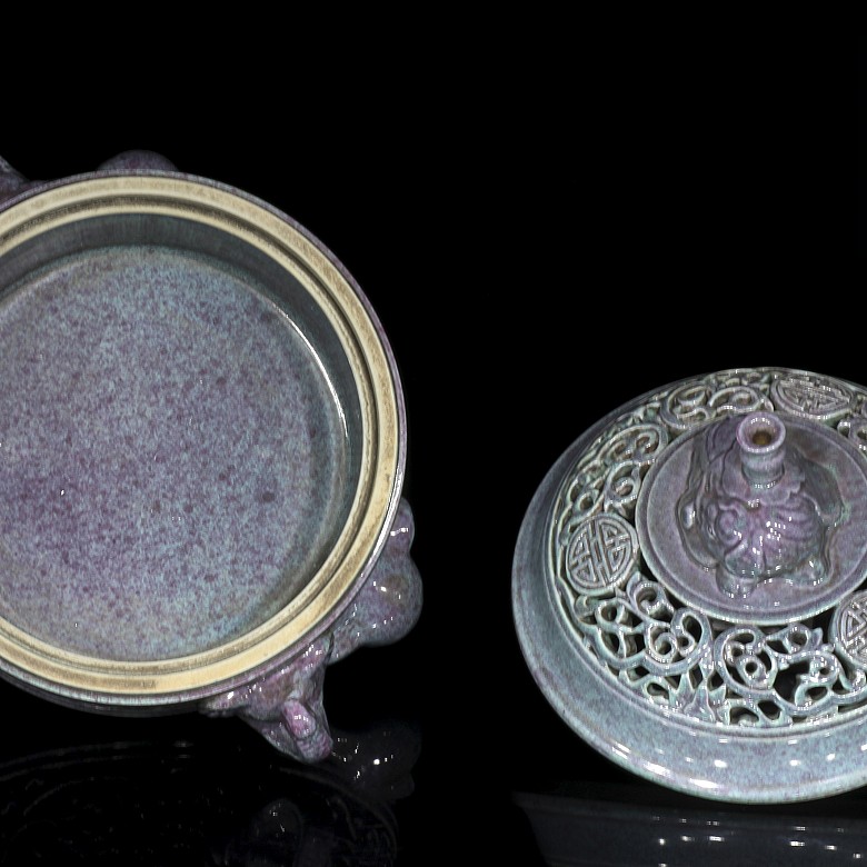 Glazed porcelain censer, 20th century
