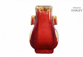 Enameled vase, Bull's blood, China, 20th century