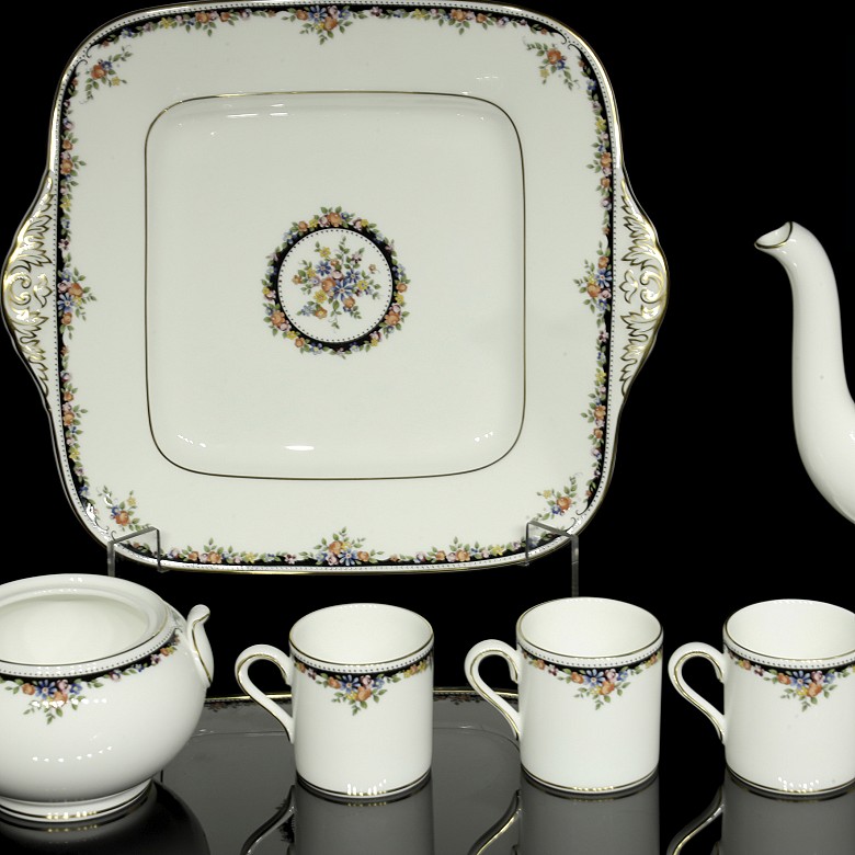 Wedgwood English porcelain coffee set, 20th century