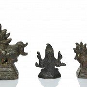 Lote de siete pequeñas figuras de bronce, S.XIX - XX - 5