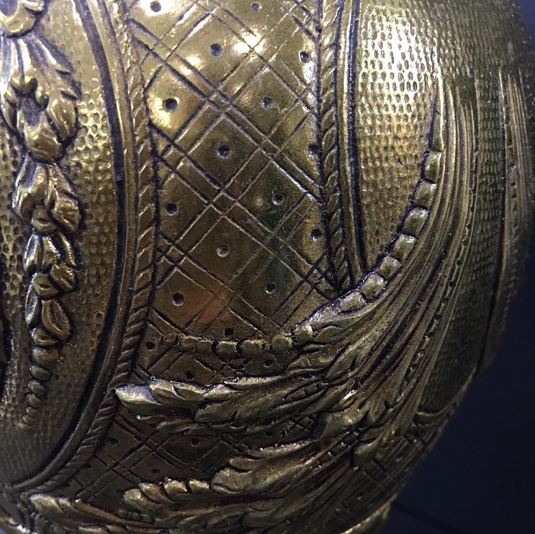 Beautiful bronze amphora - 5
