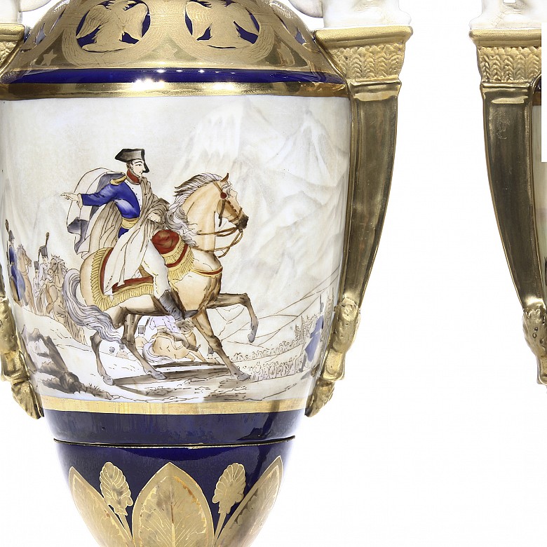 Pair of Napoleon III style vases, 20th century