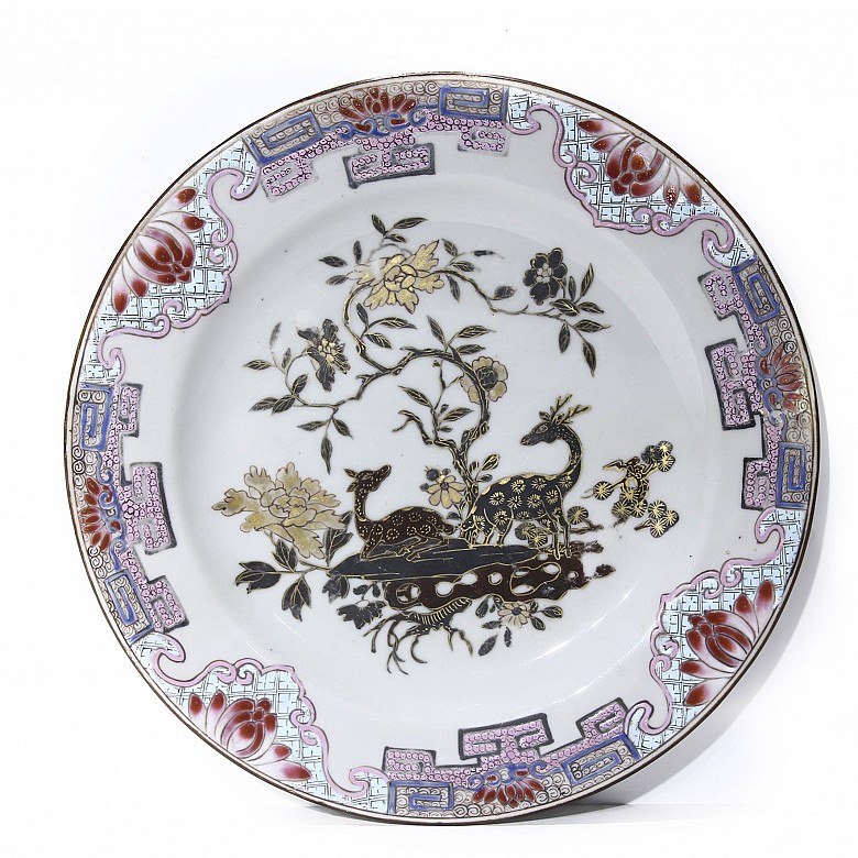Plato en porcelana familia rosa, dinastía Qing.