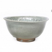Bowl with incised decoration and celadon glaze, Sawankhalok, 14th-15th centuries