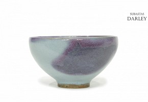 Pequeña taza de cerámica Junyao, dinastía Song (960 - 1279)