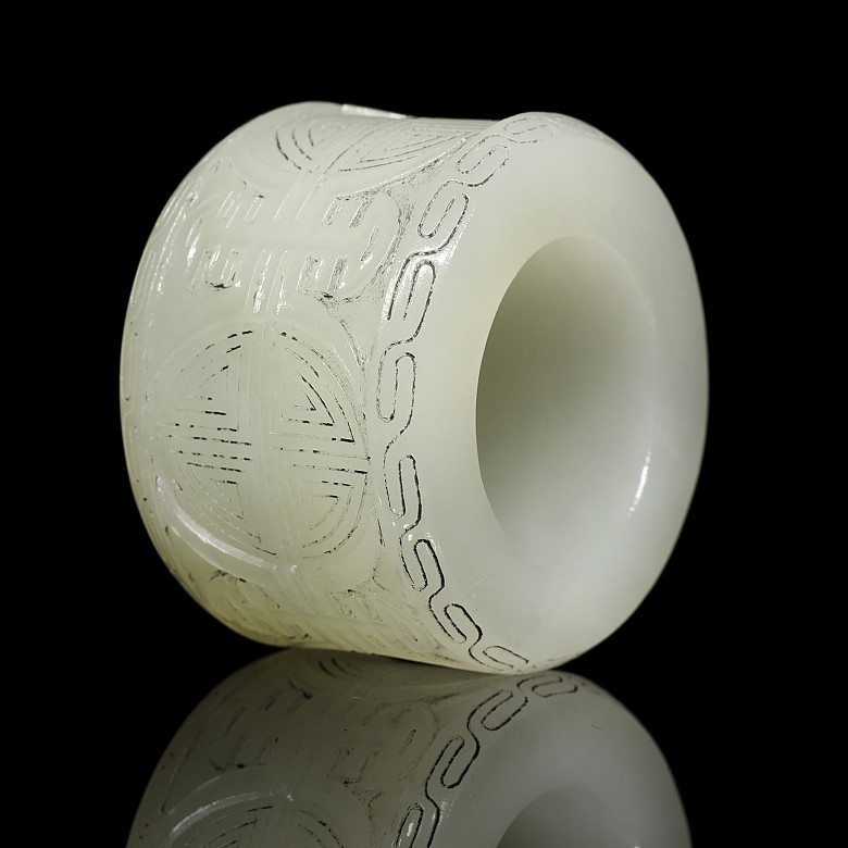 White jade archer's ring, Qing Dynasty