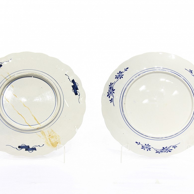 Imari style Japanese pair of plates.