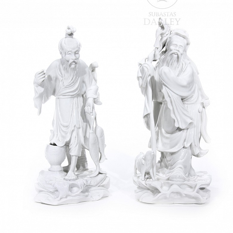 Pair of porcelain figurines 