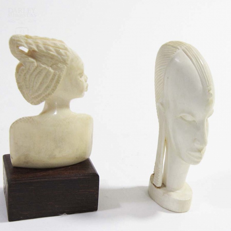 Two figures of African ivory - 8
