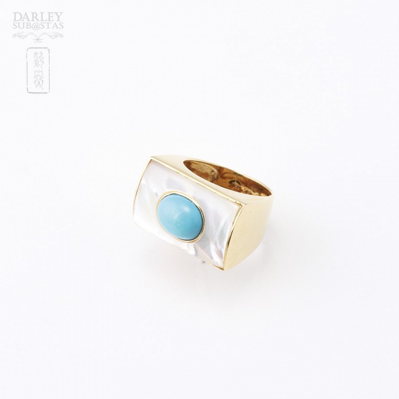 Turquoise and mother of pearl ring in 18k yellow gold. - 3