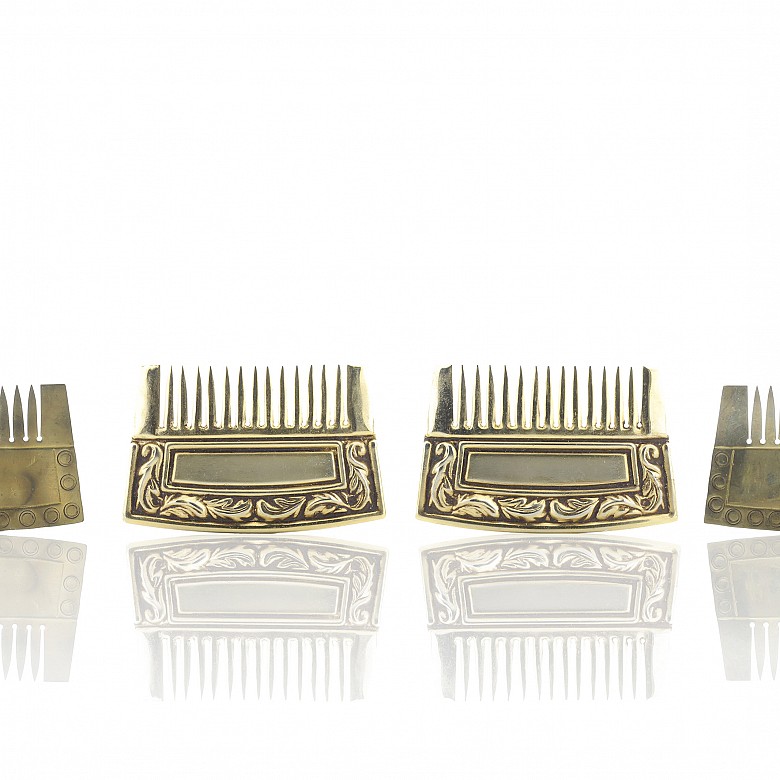 Set of fallera combs in golden metal